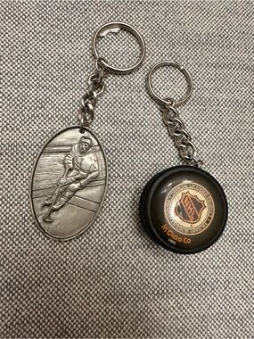 Lot of 4 Vintage NHL Hockey Keychains